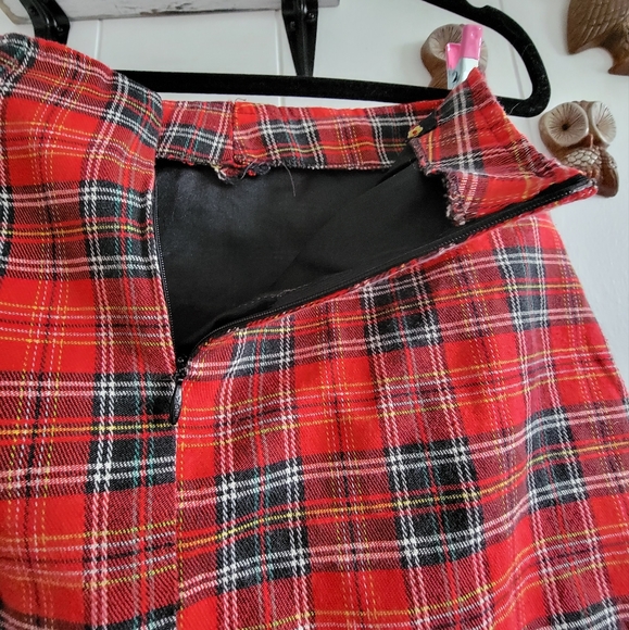 Costume School Girl Plaid Skirt - Picture 5 of 6